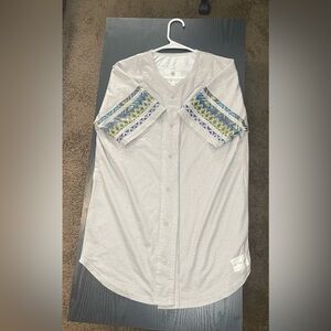 on the byas Light Gray Snap-Front Athletic Jersey